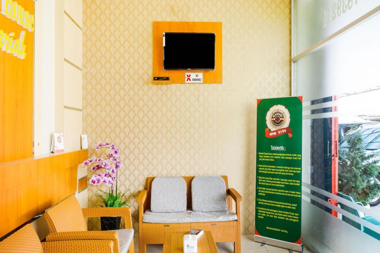 Oyo 2199 Mandiri Guest House Syariah Букиттинги Экстерьер фото